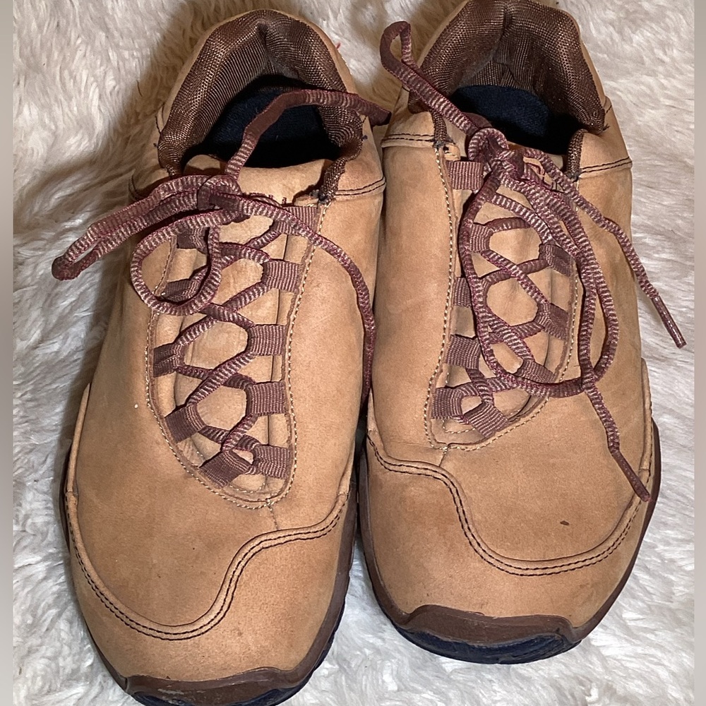 Kuru leather comfort shoes size 9.5